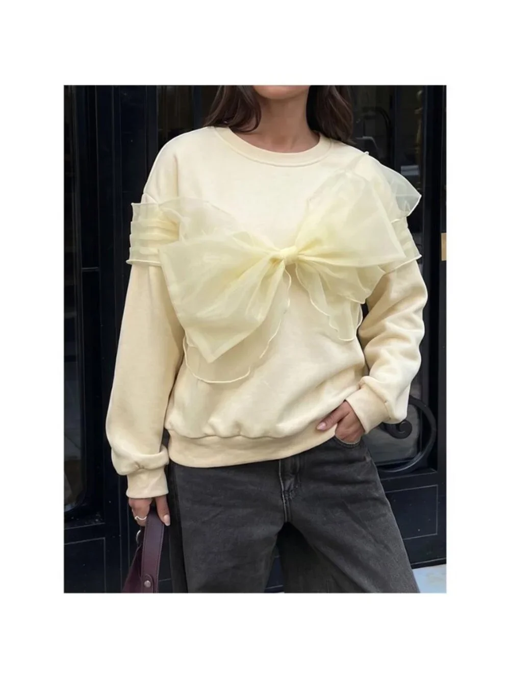 Bow Round Neck Long Sleeve Sweatshirt